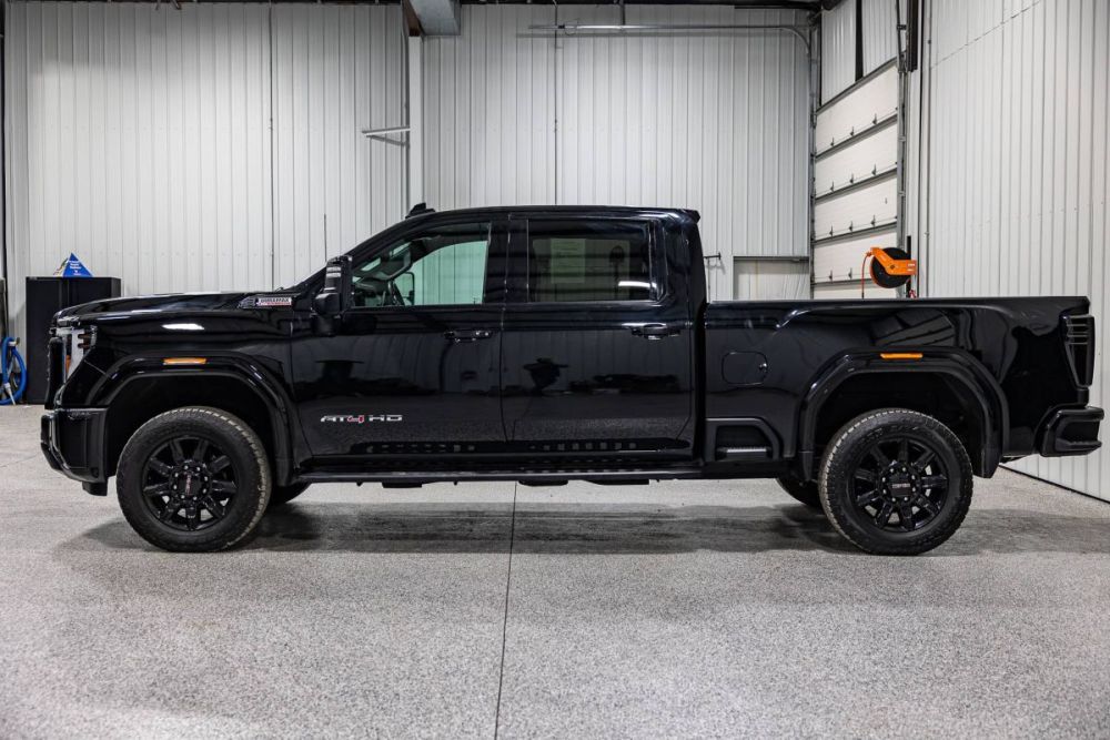 2024 GMC Sierra 3500HD AT4 4WD - photo 2