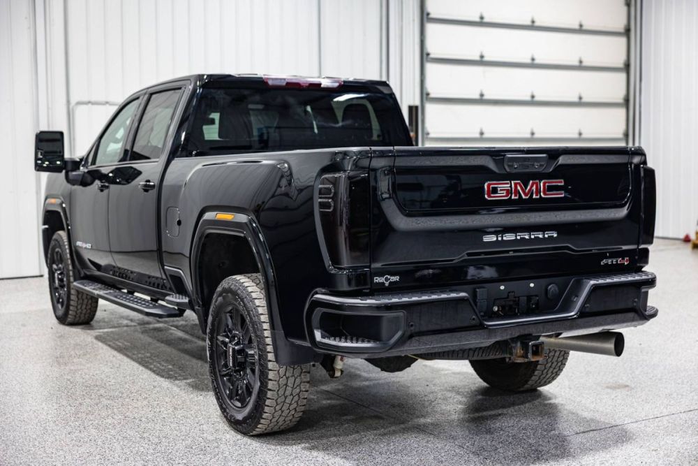 2024 GMC Sierra 3500HD AT4 4WD - photo 3