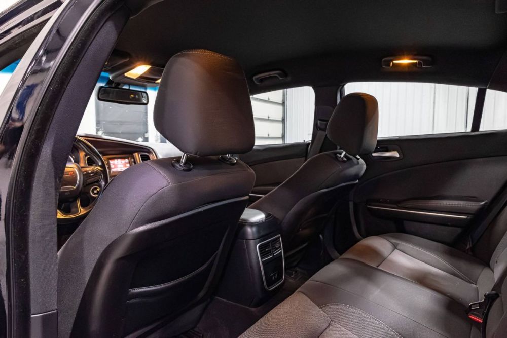 2017 Dodge Charger SE - photo 11