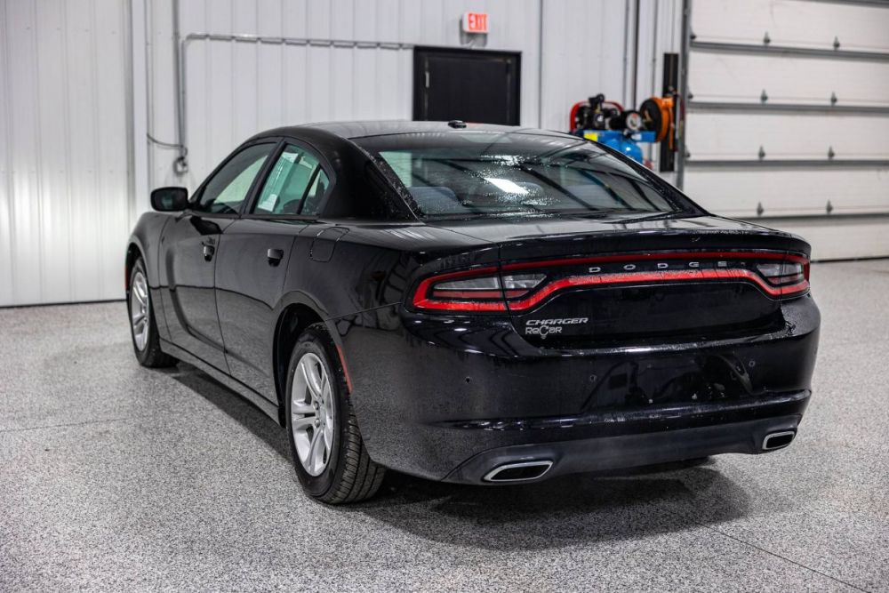2017 Dodge Charger SE - photo 3