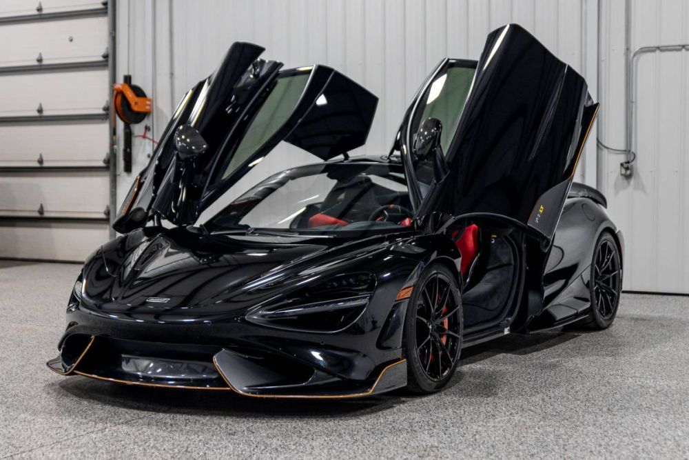2021 McLaren 765LT - photo 1