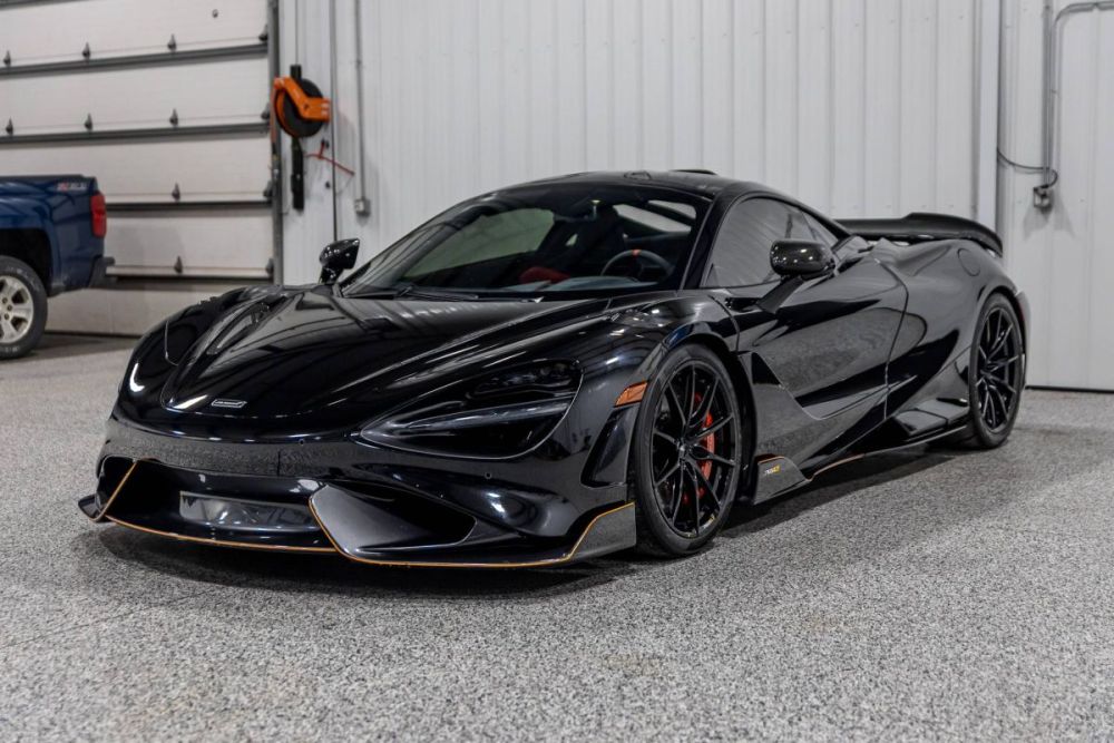2021 McLaren 765LT - photo 2