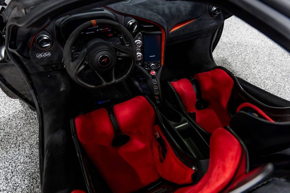2021 McLaren 765LT - photo 13