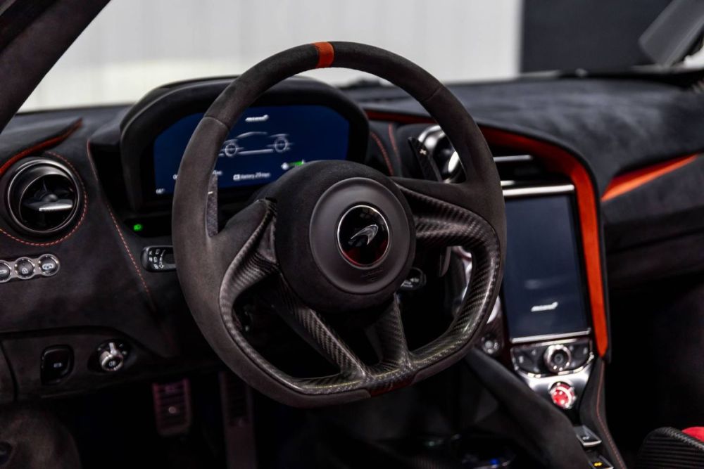 2021 McLaren 765LT - photo 14