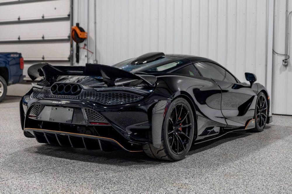 2021 McLaren 765LT - photo 6