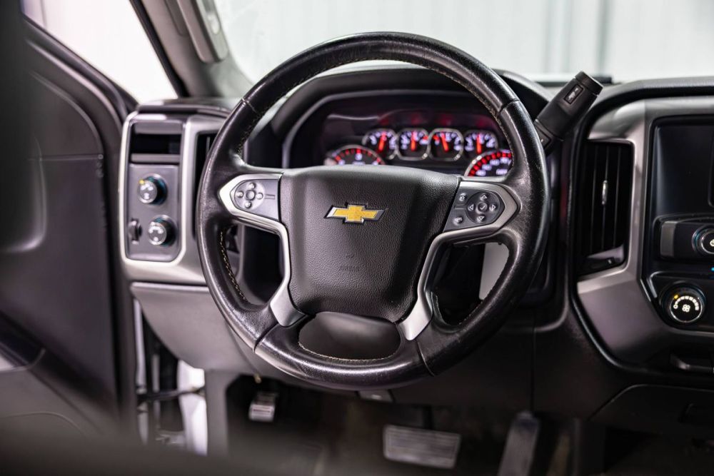 2015 Chevrolet Silverado 2500HD LT 4WD - photo 11