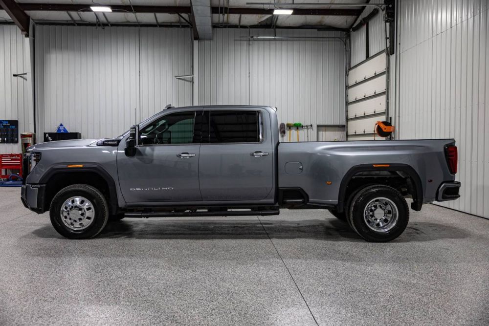 2024 GMC Sierra 3500HD Denali Ultimate 4WD - photo 2