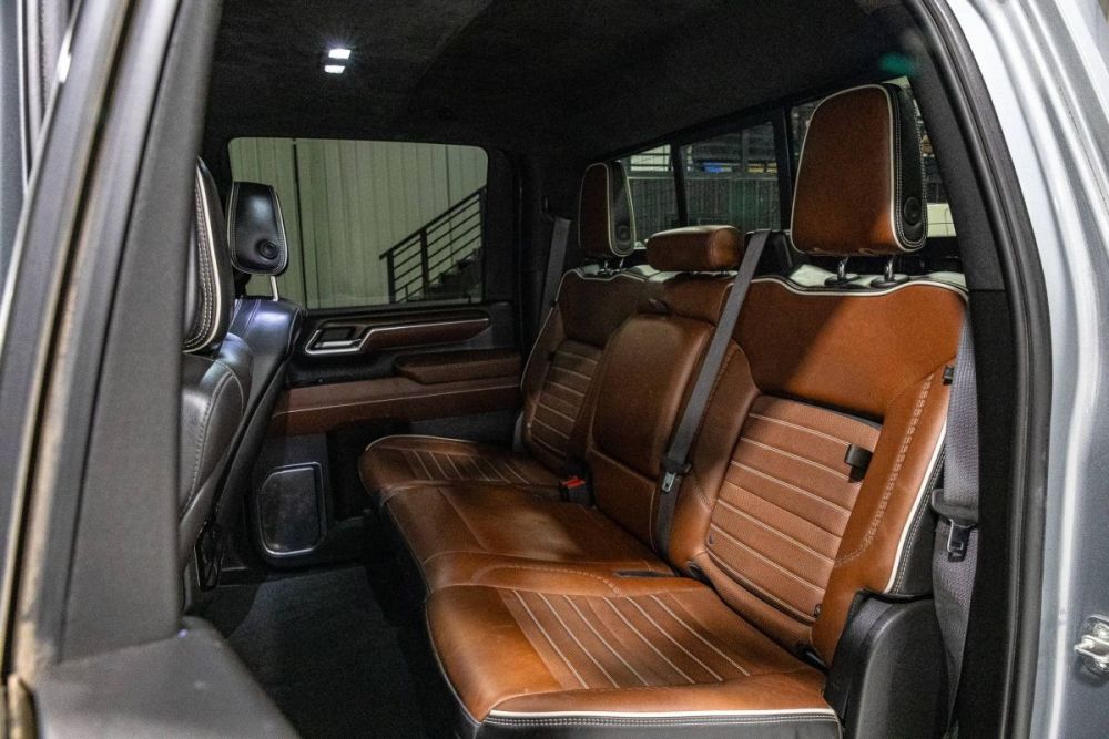 2024 GMC Sierra 3500HD Denali Ultimate 4WD - photo 9