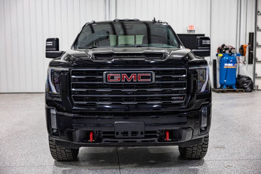 2024 GMC Sierra 2500HD AT4 4WD - photo 8