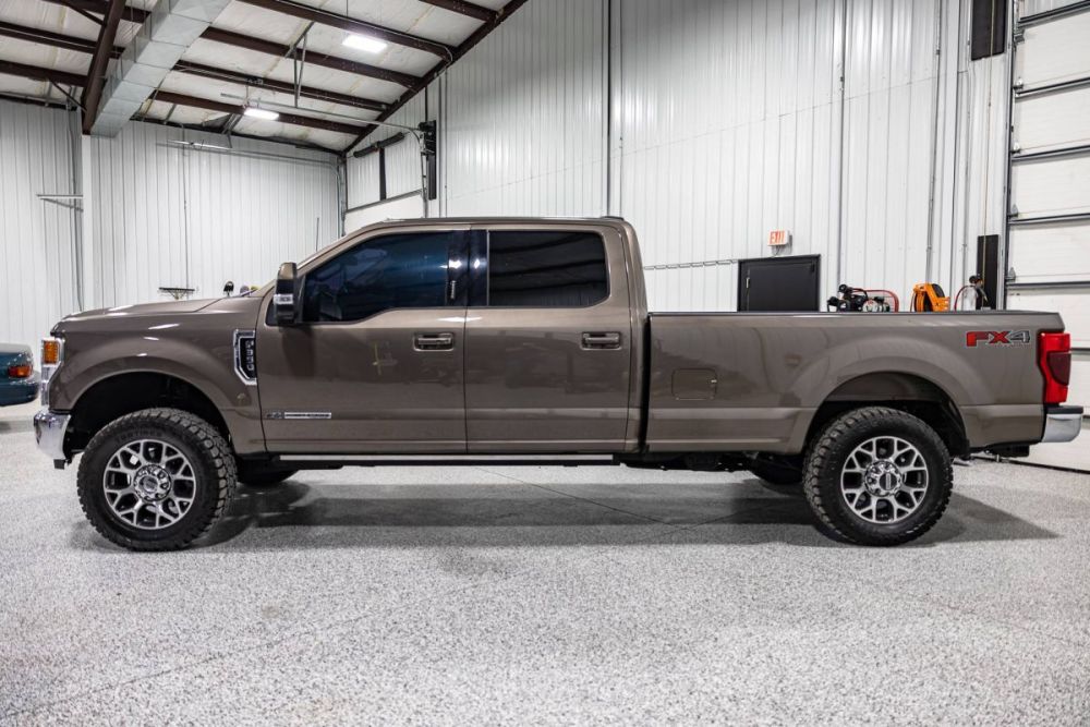 2022 Ford F-350 Super Duty Lariat 4WD - photo 2