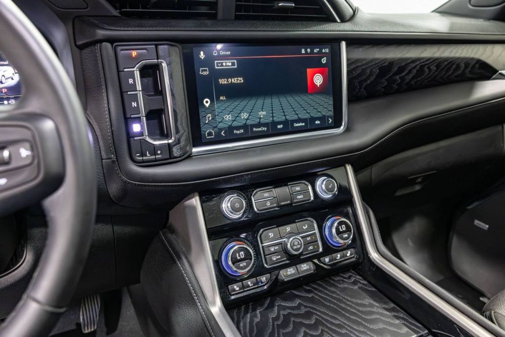 2023 GMC Yukon Denali 4WD - photo 13