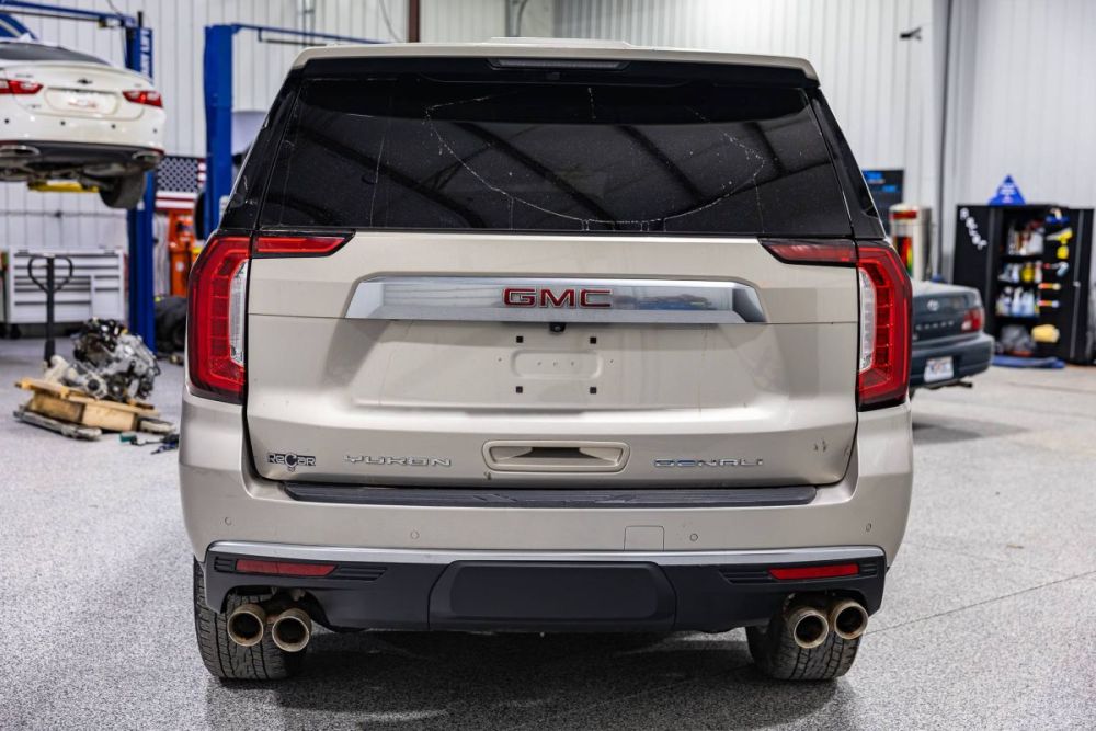 2023 GMC Yukon Denali 4WD - photo 3
