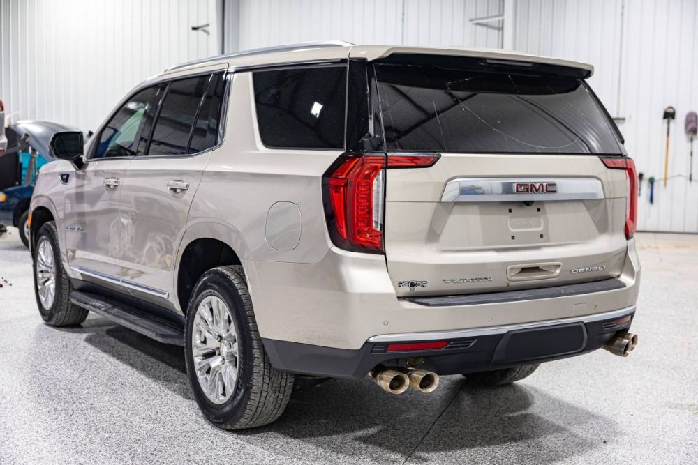 2023 GMC Yukon Denali 4WD - photo 4