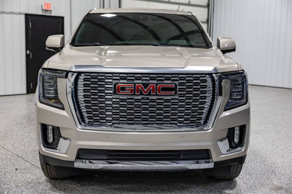 2023 GMC Yukon Denali 4WD - photo 7
