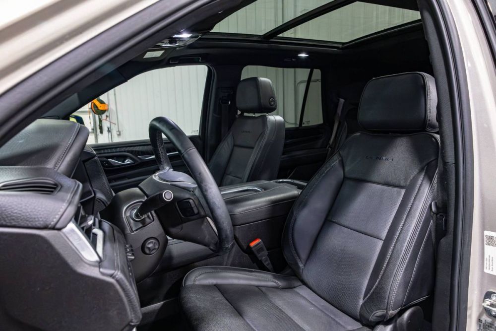 2023 GMC Yukon Denali 4WD - photo 10