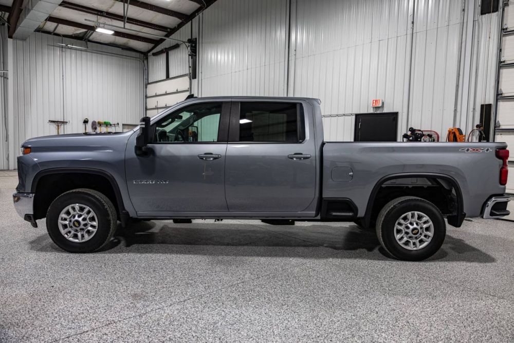 2025 Chevrolet Silverado 2500HD LT 4WD - photo 2