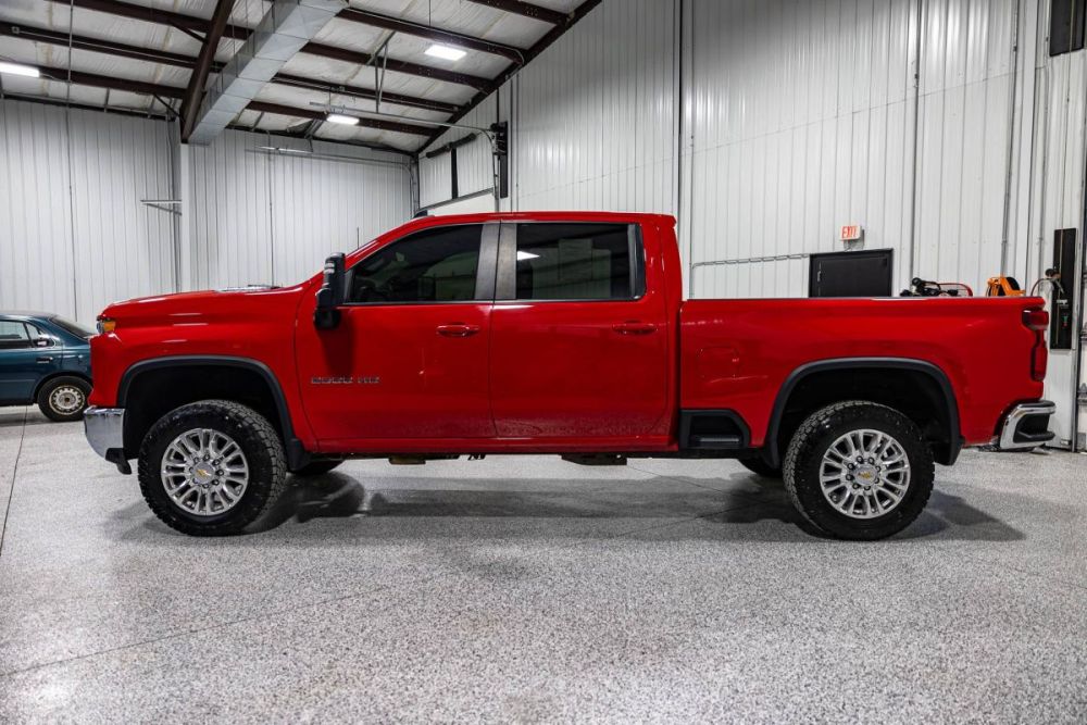 2024 Chevrolet Silverado 2500HD LT 4WD - photo 2