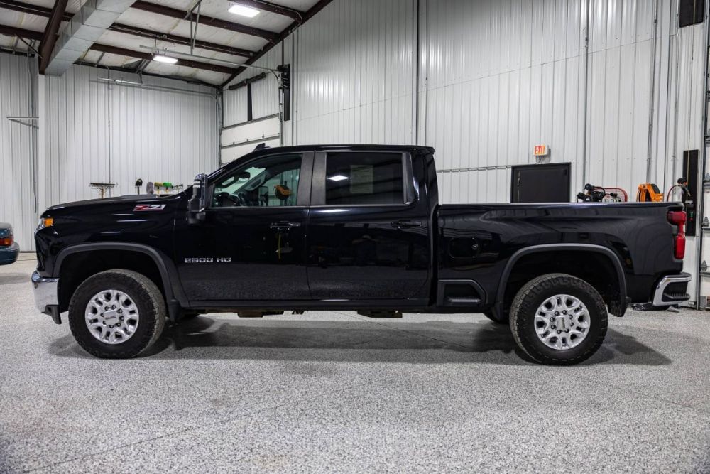 2022 Chevrolet Silverado 2500HD LT 4WD - photo 2
