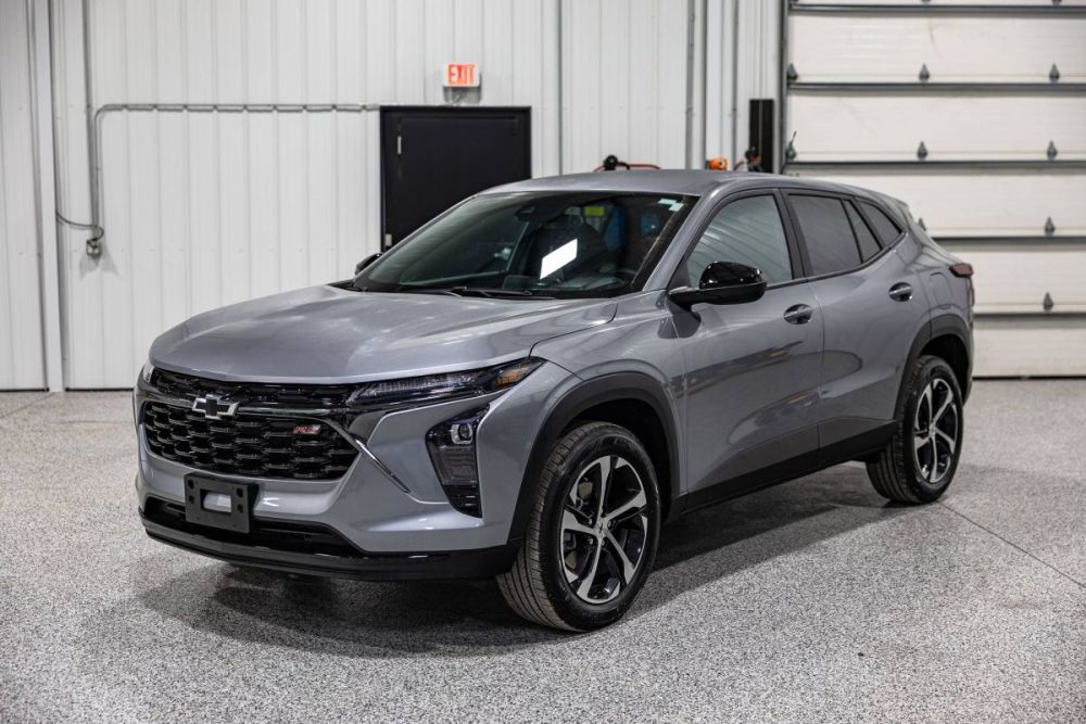 2025 Chevrolet Trax RS FWD - photo 1