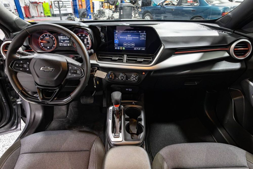 2025 Chevrolet Trax RS FWD - photo 12