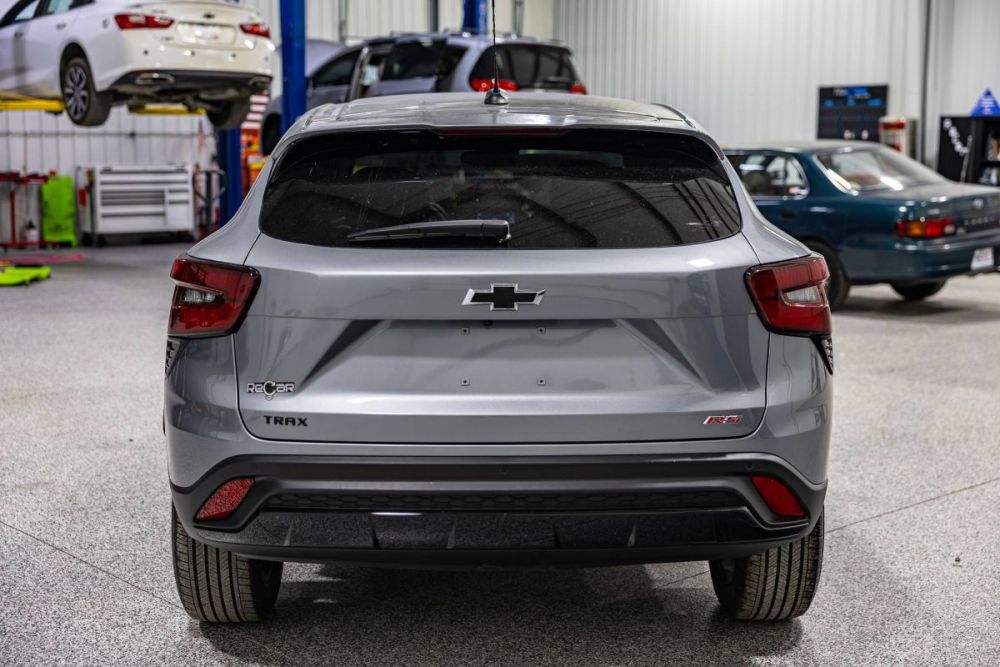 2025 Chevrolet Trax RS FWD - photo 3