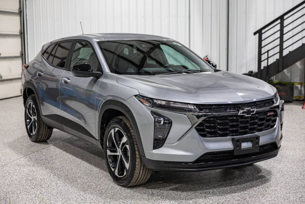 2025 Chevrolet Trax RS FWD - photo 4