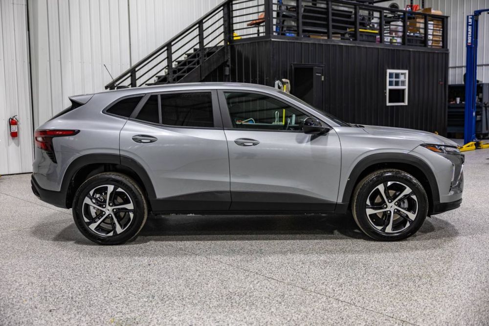 2025 Chevrolet Trax RS FWD - photo 5