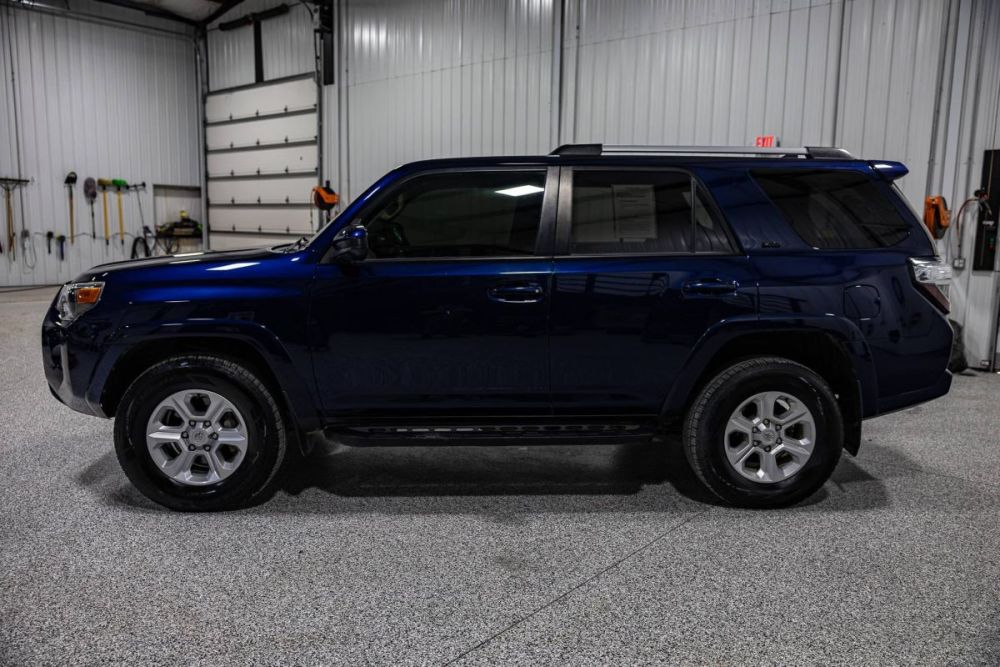 2022 Toyota 4Runner SR5 4WD - photo 2