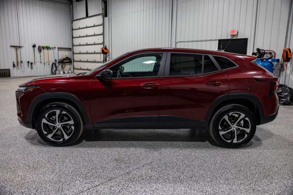 2025 Chevrolet Trax RS FWD - photo 2