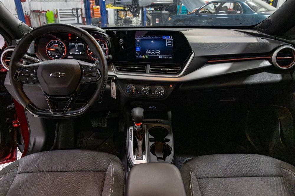 2025 Chevrolet Trax RS FWD - photo 12