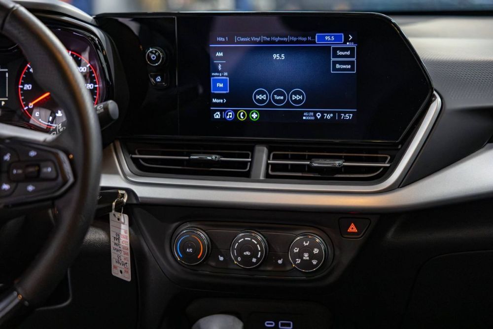 2025 Chevrolet Trax RS FWD - photo 14