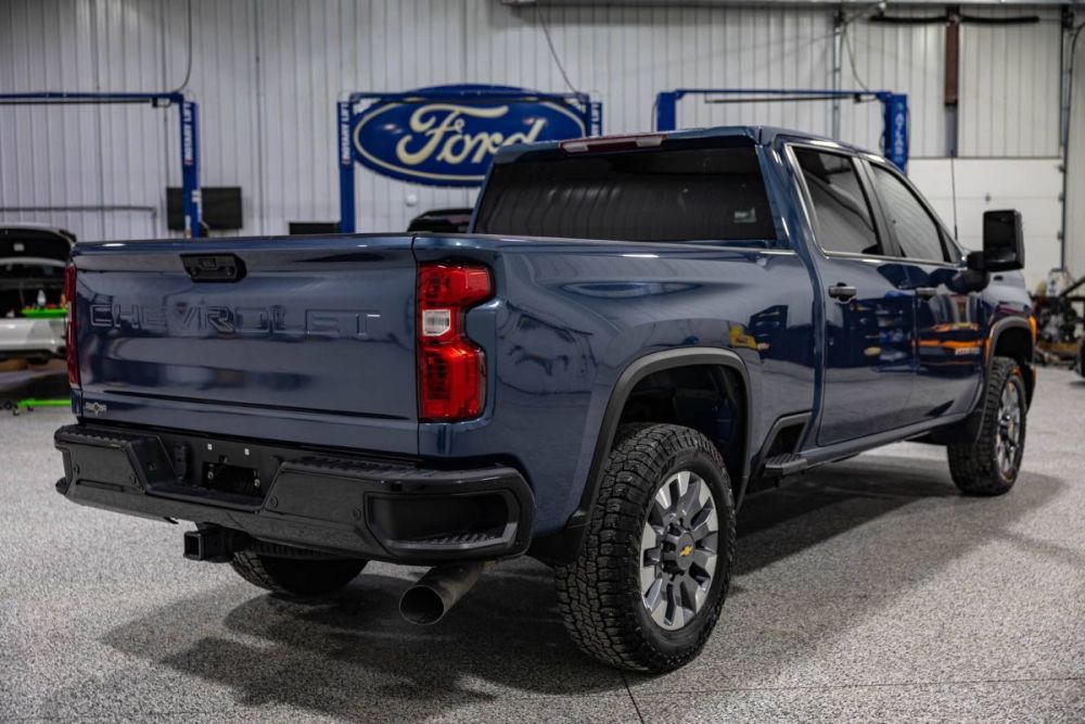 2025 Chevrolet Silverado 2500HD Custom - photo 3