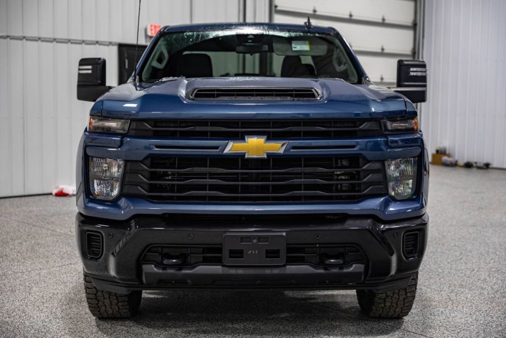 2025 Chevrolet Silverado 2500HD Custom - photo 7