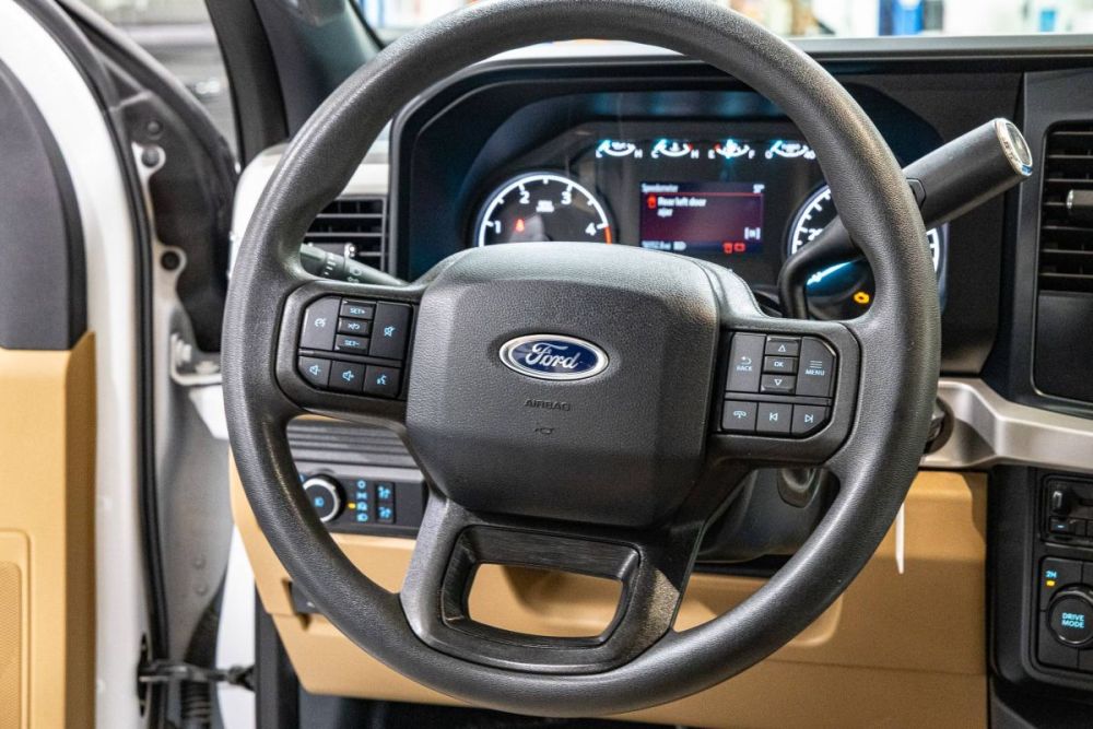 2023 Ford F-350 Super Duty XLT 4WD - photo 12