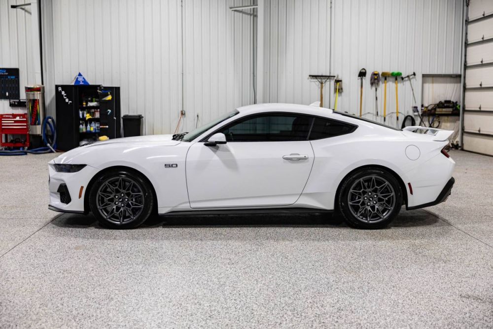 2025 Ford Mustang GT Coupe Premium - photo 2