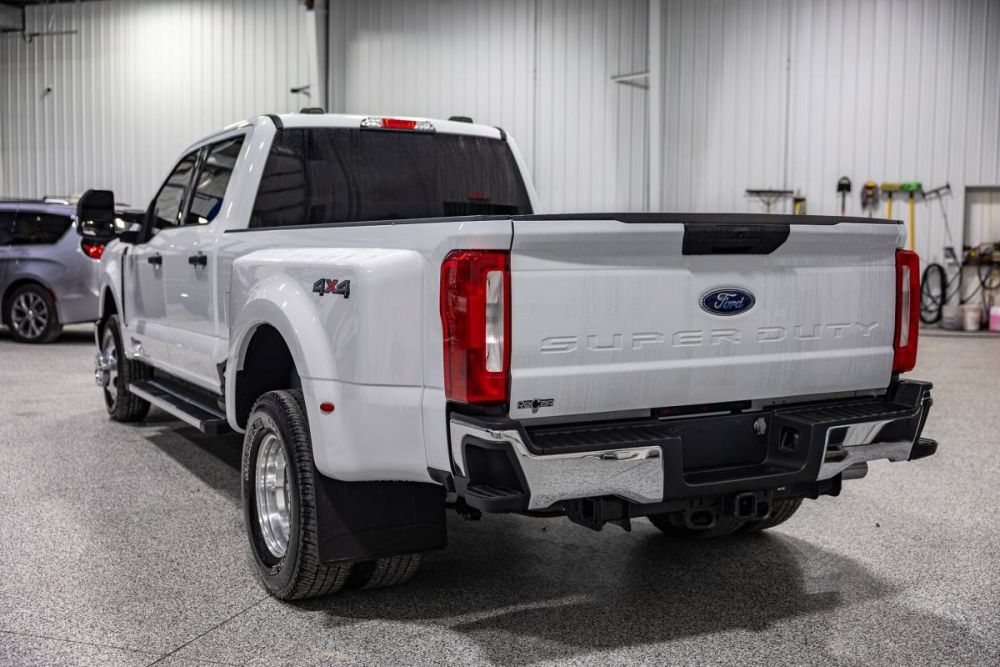 2023 Ford F-350 Super Duty XLT 4WD - photo 3