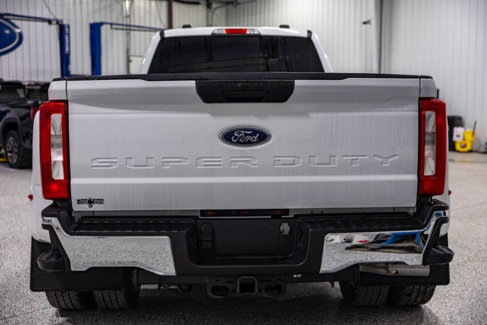 2023 Ford F-350 Super Duty XLT 4WD - photo 4
