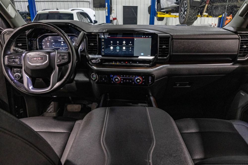 2024 GMC Sierra 2500HD SLT 4WD - photo 12