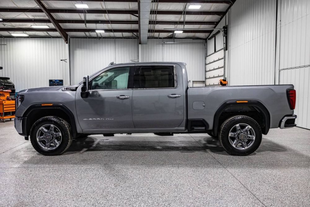 2026 GMC Sierra 2500HD SLT 4WD - photo 2