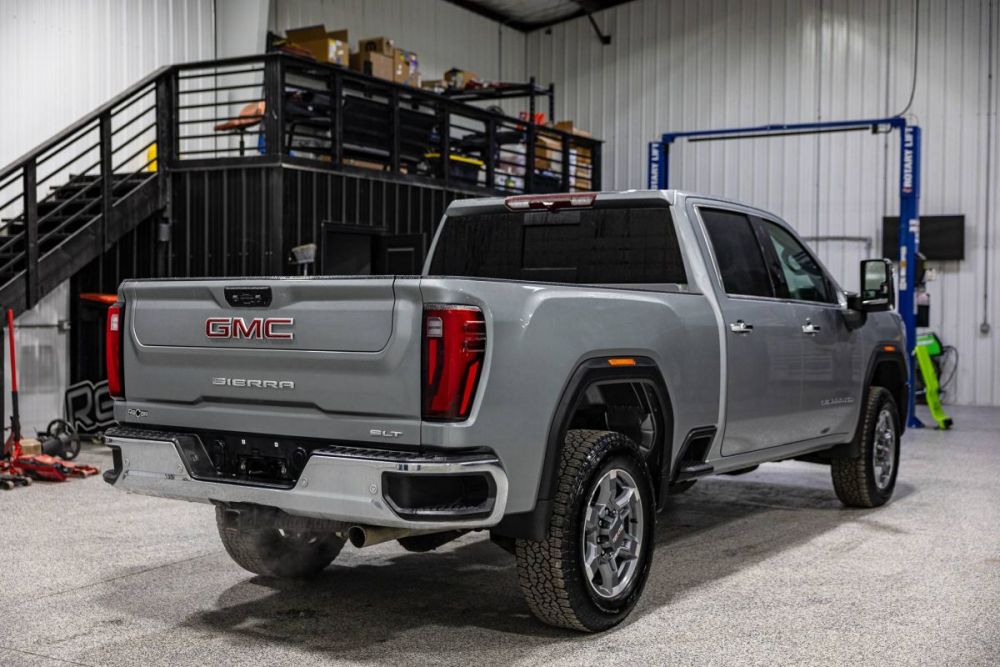 2026 GMC Sierra 2500HD SLT 4WD - photo 3