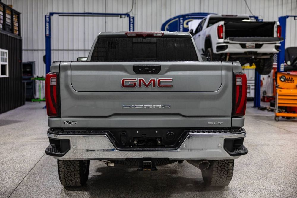 2026 GMC Sierra 2500HD SLT 4WD - photo 4