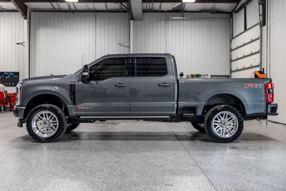 2026 Ford F-250 Super Duty Platinum 4WD - photo 2