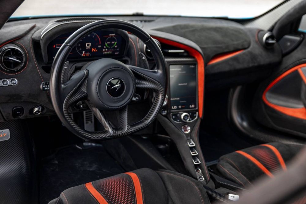 2021 McLaren 765LT - photo 12