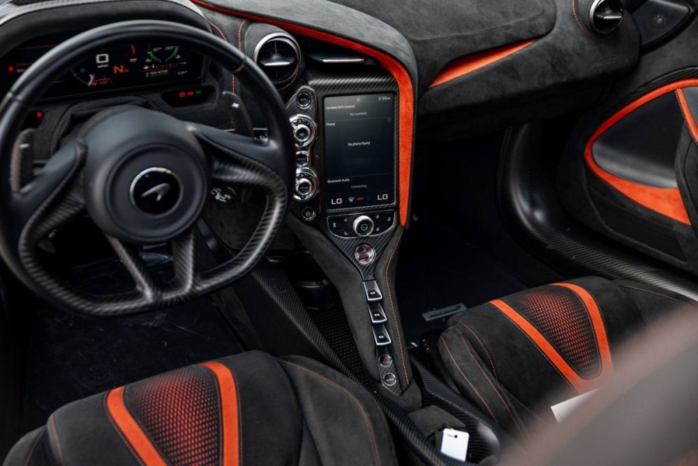 2021 McLaren 765LT - photo 14