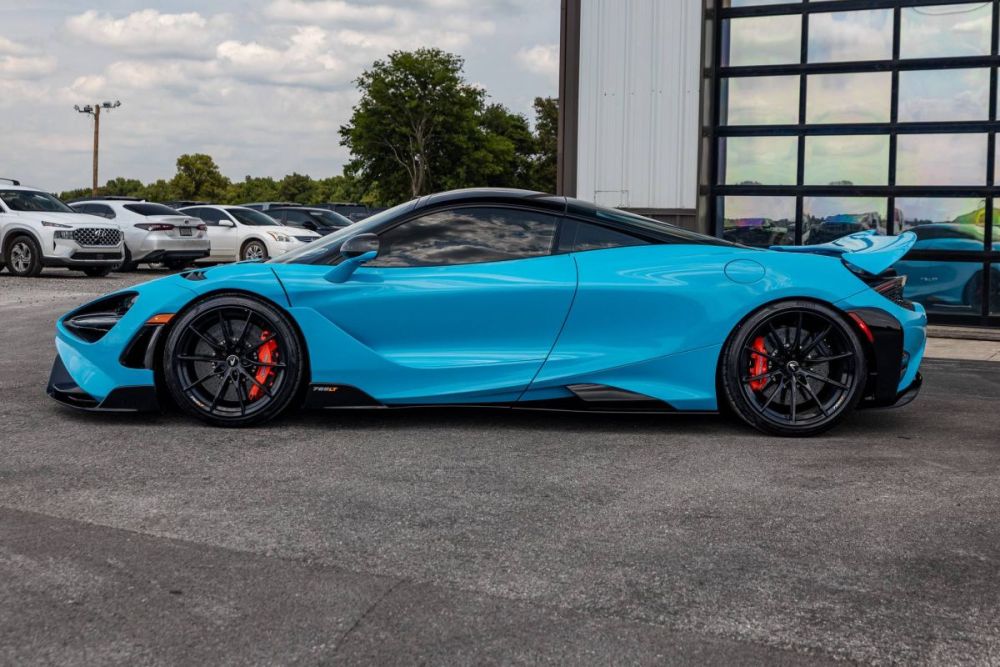 2021 McLaren 765LT - photo 3