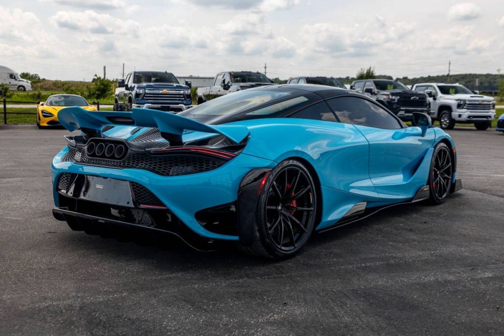 2021 McLaren 765LT - photo 6