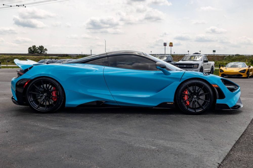 2021 McLaren 765LT - photo 7