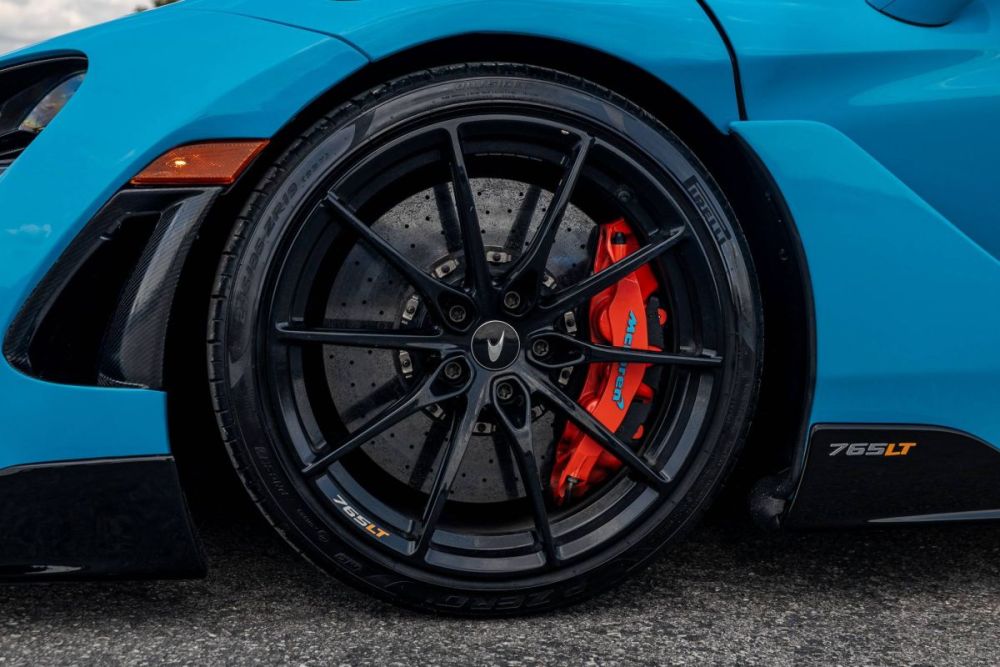 2021 McLaren 765LT - photo 10