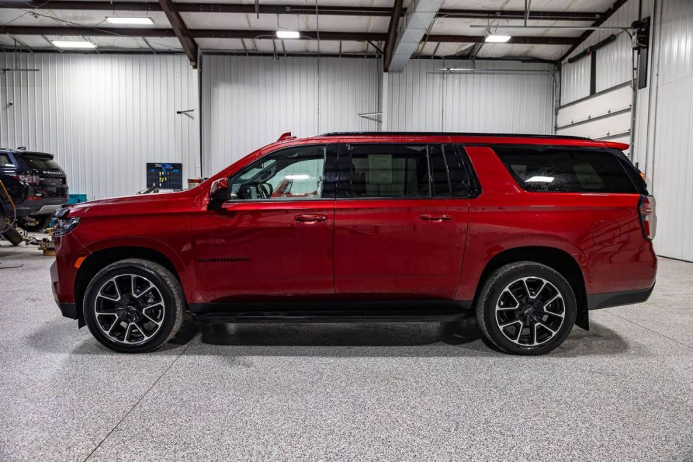 2021 Chevrolet Suburban RST RWD - photo 2