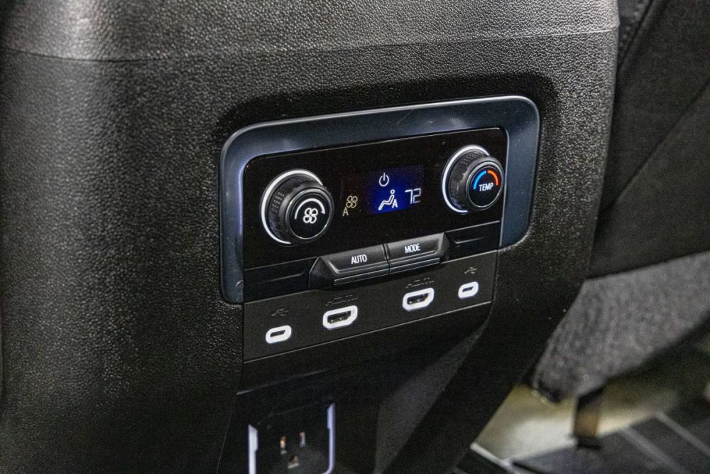 2021 Chevrolet Suburban RST RWD - photo 17